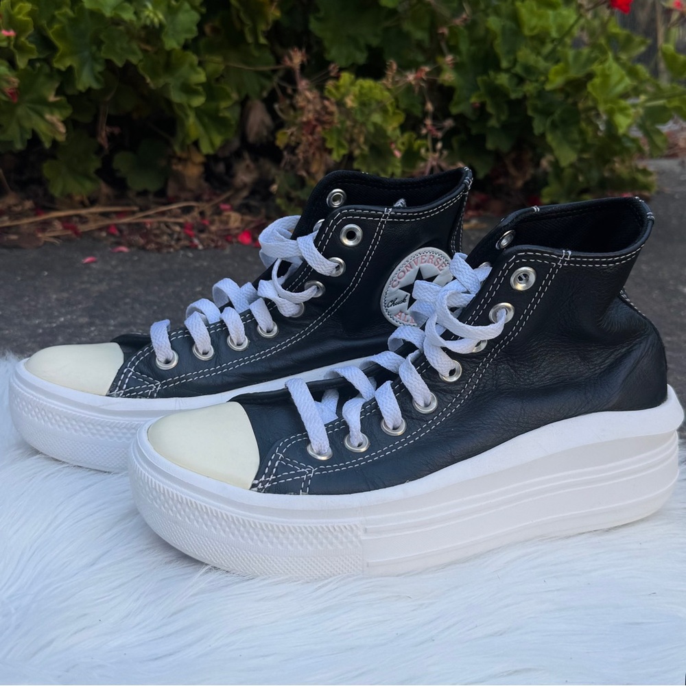 Converse Move Sneakers